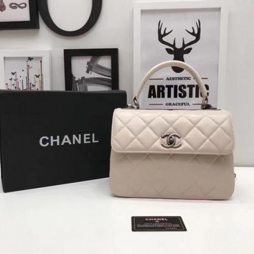 Чанта Chanel Classic Top Handle от кайсия овча кожа A92991 сребриста