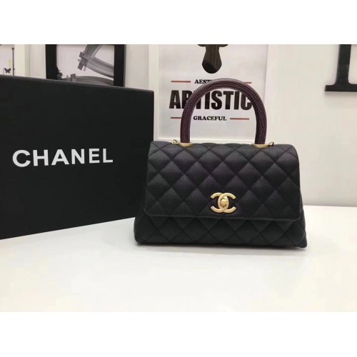 Чанта Chanel Classic с горна дръжка, черна, с шарка Cannage, A92290, златиста