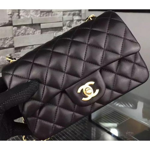 Чанта Chanel Classic mini с капак, черна, от овча кожа, A67350, златиста