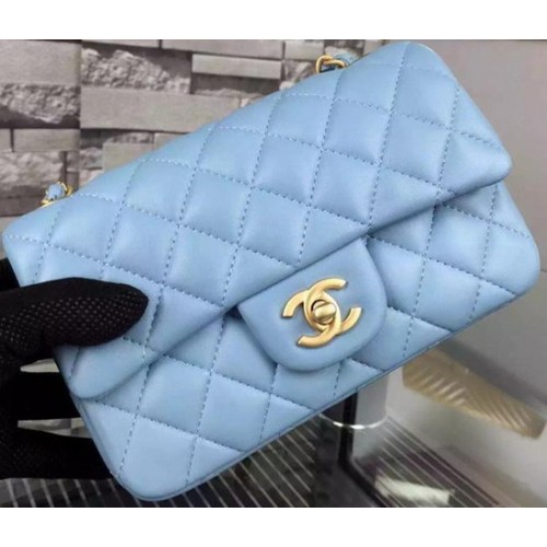 Chanel Класическа мини чанта с капак, небесносиня, овча кожа A67350, златиста