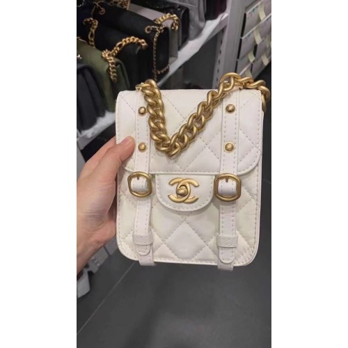 Чанта Chanel FLAP от телешка кожа, златист метал AS2695, бяла