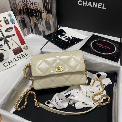 Чанта през рамо Chanel с капак, оригинална кожа AS9957, бежова