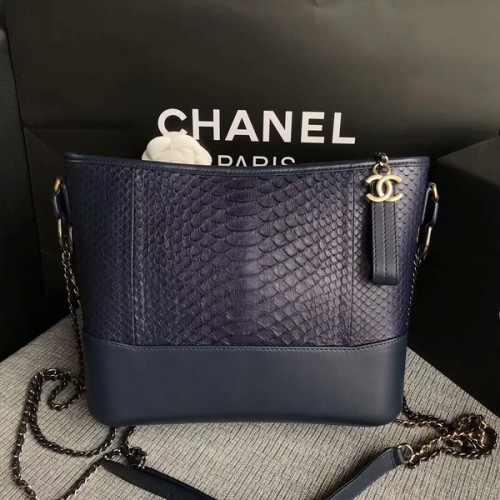 Чанта за през рамо Chanel Gabrielle оригинална кожа от питон A93842 синя