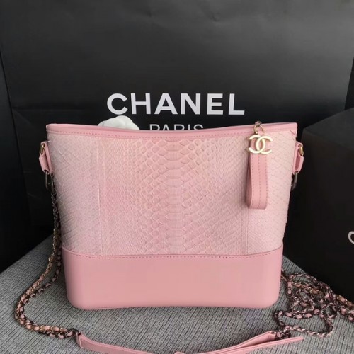 Чанта за през рамо Chanel Gabrielle оригинална кожа от питон A93842 розова