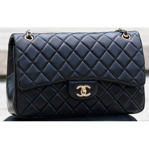 Чанта Chanel Jumbo Classic от черна овча кожа с капак A58600 Златна