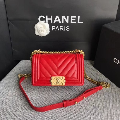 Чанта за през рамо Chanel Le Boy Flap Original Caviar Leather P67085 с катарама от черешово злато