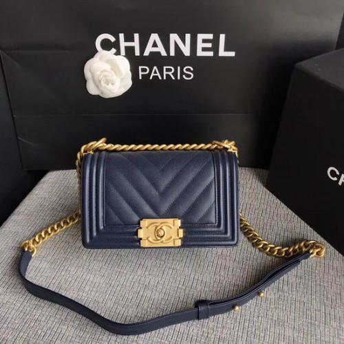 Чанта през рамо Chanel Le Boy Flap Original Caviar Leather P67085 тъмносиня със златна катарама