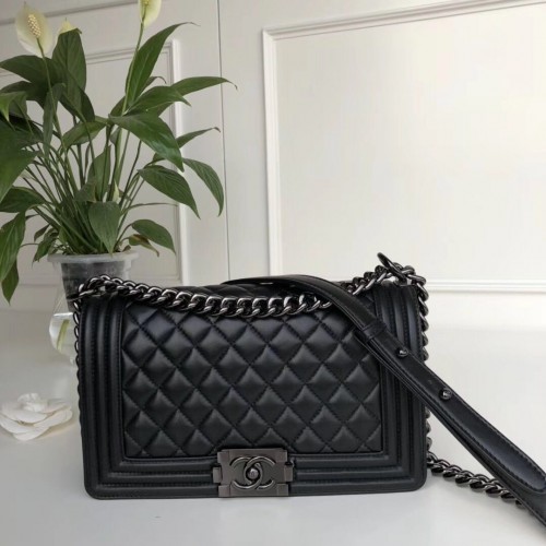Chanel Leboy Original Овча кожа A67086 черен метален цвят
