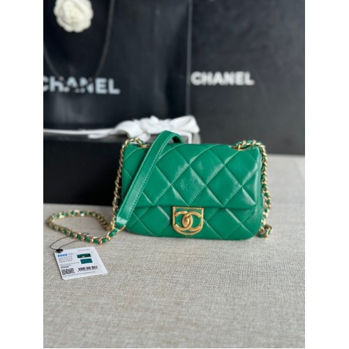 Chanel MINI FLAP BAG от агнешка кожа, златист метал AS3473, зелена