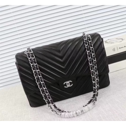 Чанта Chanel Maxi Classic Flap, черна, с овча кожа Chevron, A58601, сребриста