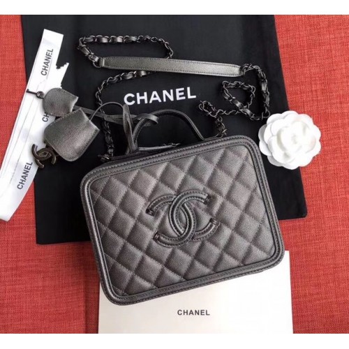 Оригинална кожена козметична чанта Chanel A93343 черна