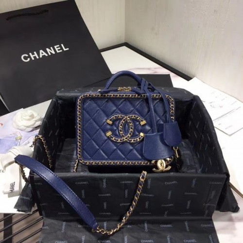 Козметична чантичка Chanel Original Small от овча кожа AS1785 Тъмносин
