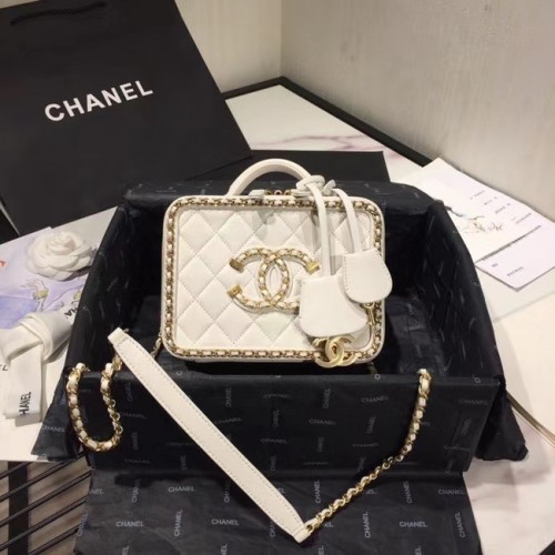 Козметична чантичка Chanel Original Small от овча кожа AS1785 бяла
