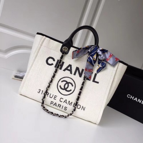 Чанта за пазаруване Chanel Original Tote от платнена телешка кожа, сребрист метал, 92298 бяла