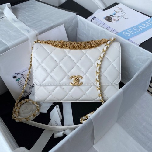 МАЛКА ЧАНТА С КЛАПАН Chanel AS3241 бяла