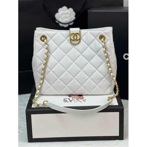 МАЛКА ПАЗАРСКА ЧАНТА Chanel AS3477 бяла