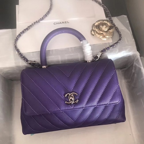 Малка чанта Chanel с капак и горна дръжка V92990, тъмно лилаво, сребристо-метална