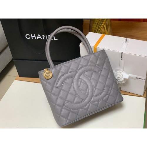 Чанта Chanel Tote от зърнеста телешка кожа и златист метал AS1804 сива
