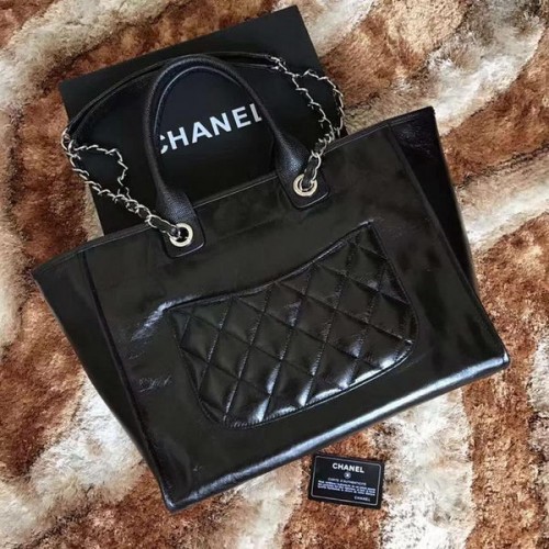 Пазарска чанта Chanel Tote оригинална кожена A68046 черна