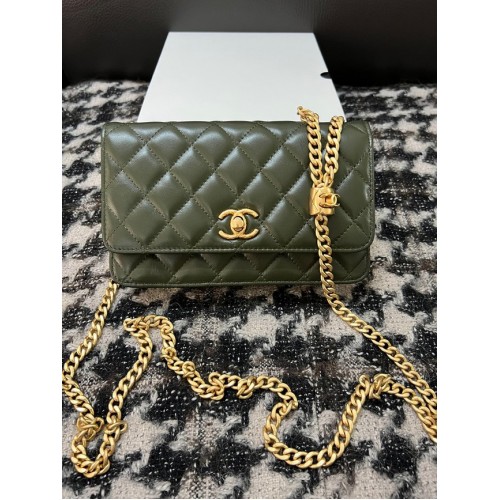Портфейл Chanel с верижка, агнешка кожа, златист метал, AP3043, зелен