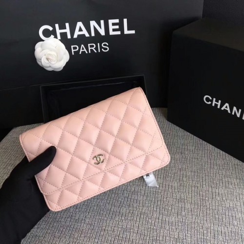 Чанта Chanel WOC Flap, светло розова, оригинална, от овча кожа, 33814, сребриста