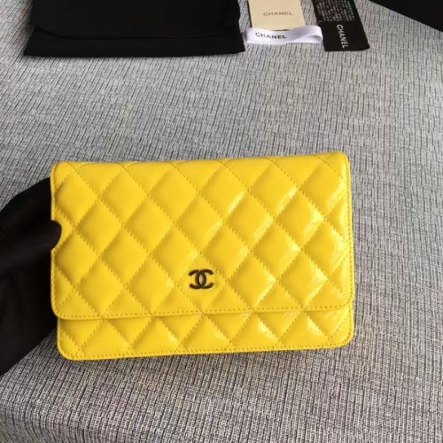 Чанта Chanel WOC с капак, лачена кожа A33814C, жълта