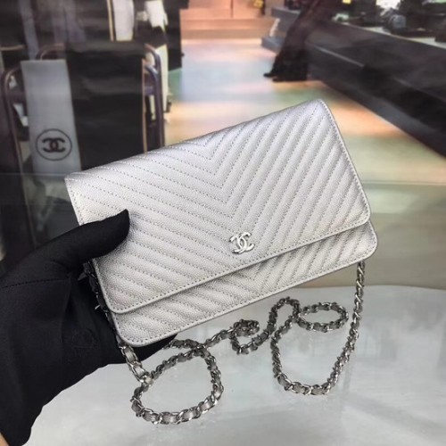 Чанта през рамо Chanel WOC Original Caviar Leather Flap E33814 сребриста