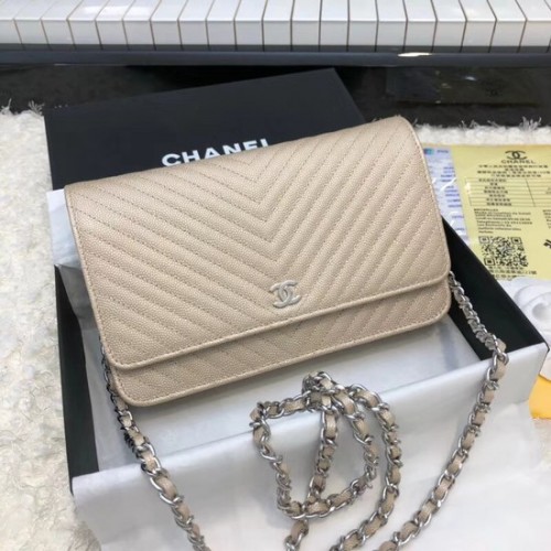 Чанта през рамо Chanel WOC Original Caviar Leather Flap E33814 със златиста и сребърна верижка