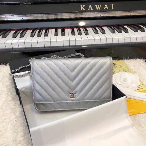 Чанта през рамо Chanel WOC Original Caviar Leather Flap V33814 Сребристо сива Сребърна верижка