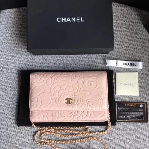 Chanel WOC розова кожена мини чанта с капак от камелия A33814 златисто