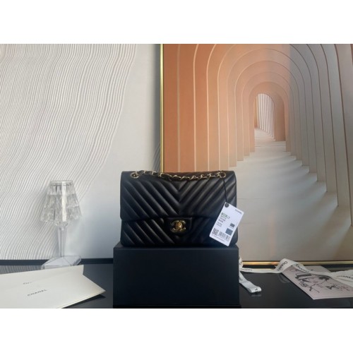 Класическа чанта Chanel от агнешка кожа, златист метал, V01112, черна