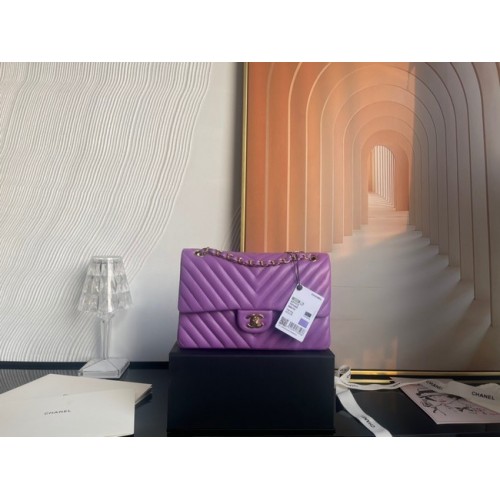 Класическа чанта Chanel от агнешка кожа, златист метал, V01112, лилава