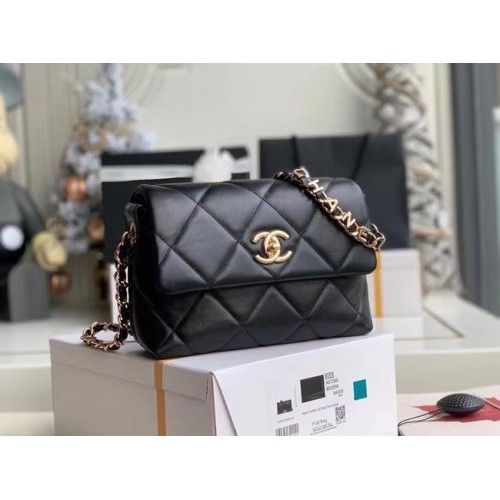Чанта Chanel с капак от агнешка кожа, златист метал AS2299, черна