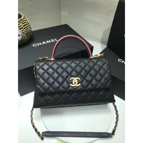 Чанта Chanel с капак и червена горна дръжка A92991 черна