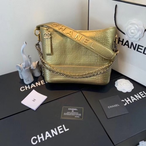 Чанта хобо Chanel Gabrielle A93824 златна