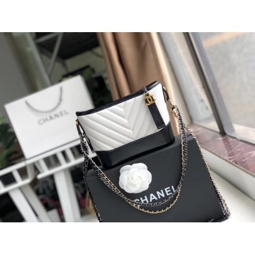 Малка чанта Chanel Gabrielle Hobo A91810 черно-бяла