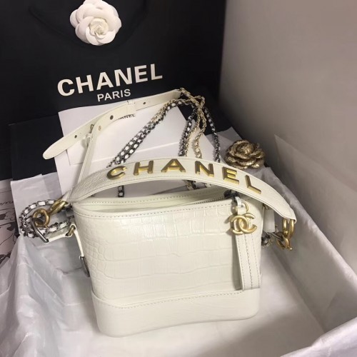 Малка чанта Chanel Gabrielle Hobo A91810 бяла
