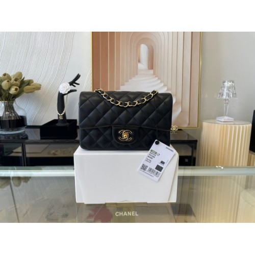 Мини чанта Chanel Classic Flap, оригинална, от овча кожа A1116, черна и златиста метална