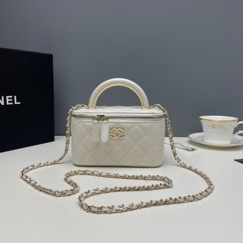Мини чанта за рамо Chanel от агнешка кожа, златист метал 81208, бяла
