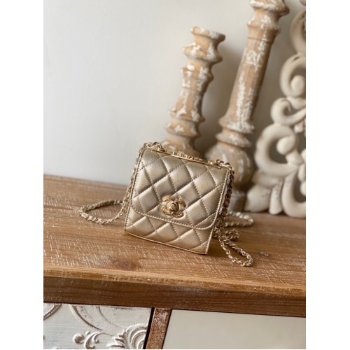 Мини чанта за рамо Chanel от агнешка кожа, златист метал 88631, златиста