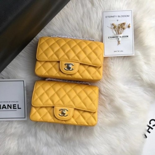 Мини чанта Chanel с капак от телешка кожа с текстурирана текстура A1116 жълта