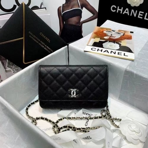 Мини чанта Chanel с капак от телешка кожа с текстурирана текстура A81066 черна