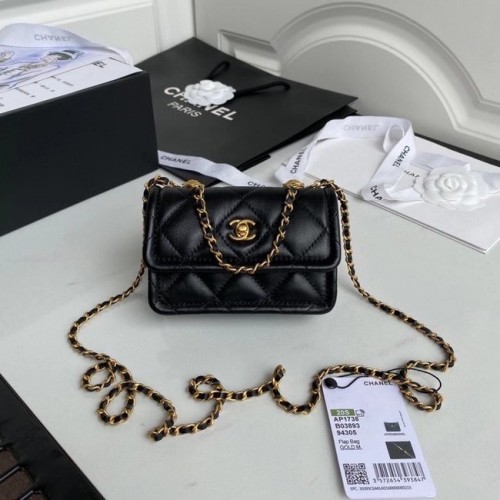 Мини чанта Chanel с капак от овча кожа, златист метал AP1738, черна