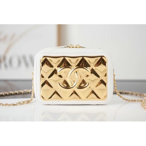 Мини чанта през рамо от кожа Chanel AP2393 бяла