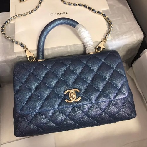 Оригинална чанта Chanel Caviar от кожа с капак и горна дръжка A92290 в синьо и златисто - метална
