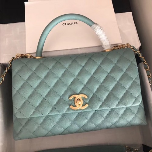 Оригинална чанта Chanel Caviar от кожа с капак и горна дръжка A92292, зелено-златист метал