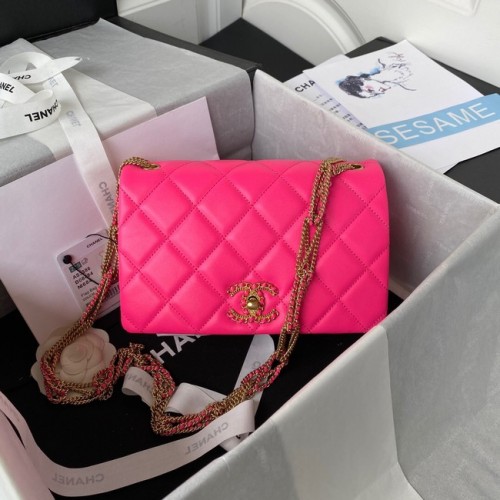 Малка чанта Chanel FLAP BAG от агнешка кожа, златист метал AS3386, розова