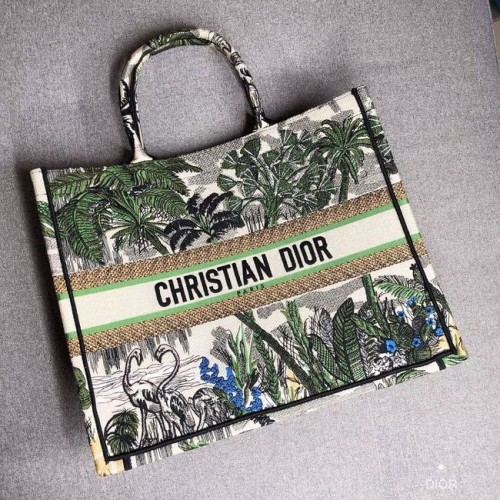 Чанта тип „книга“ DIOR от бродирано платно C1286 зелена