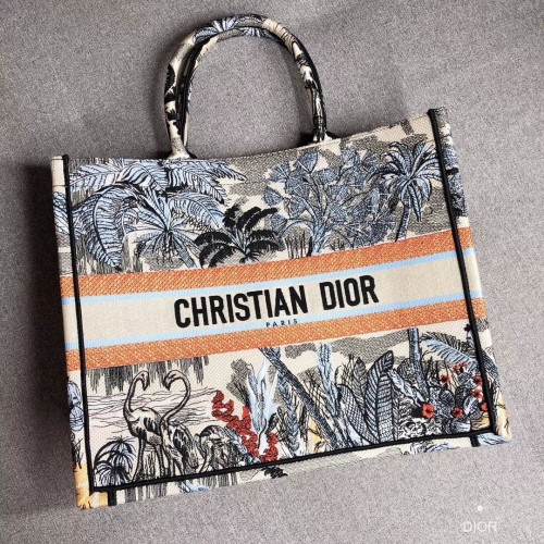 Чанта тип „книга“ DIOR от бродирано платно C1286 светло сива