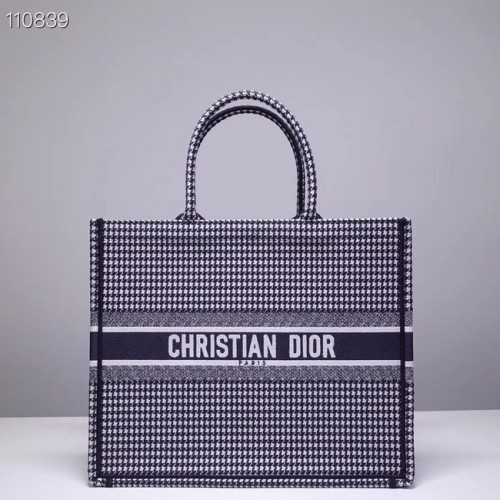 Чанта тип „книга“ DIOR от бродирано платно M1286ZJOD